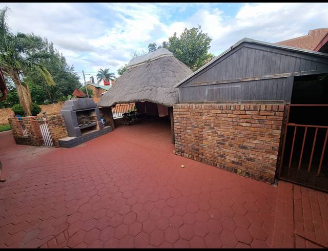 5 BEDROOM FREEHOLD FOR SALE IN THE REEDS